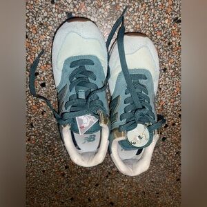 Woman’s New Balance 574